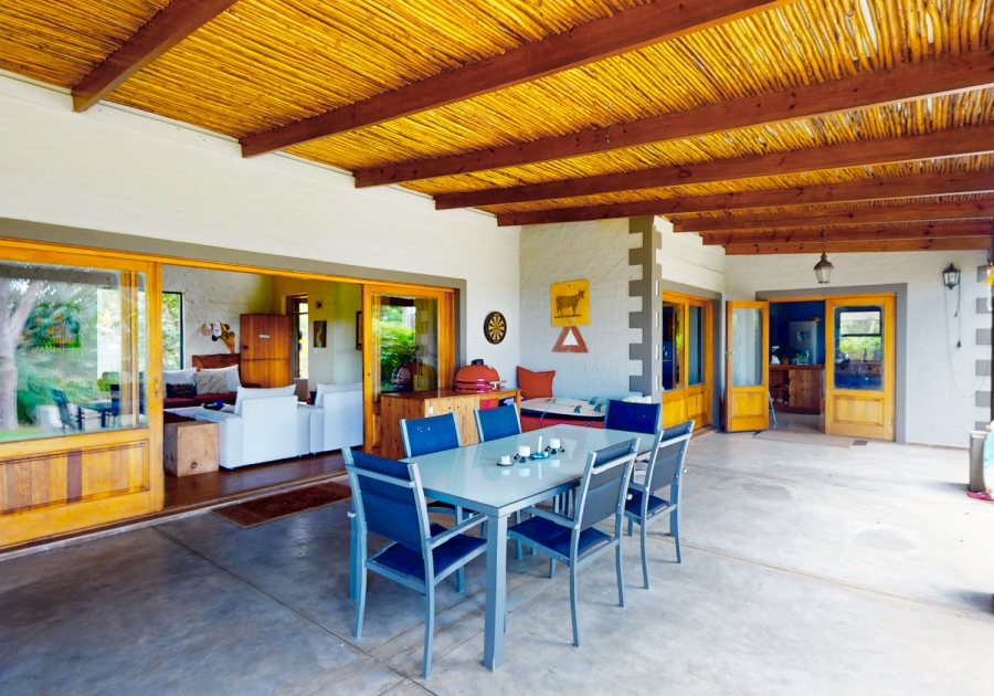 To Let 5 Bedroom Property for Rent in Rheenendal Western Cape